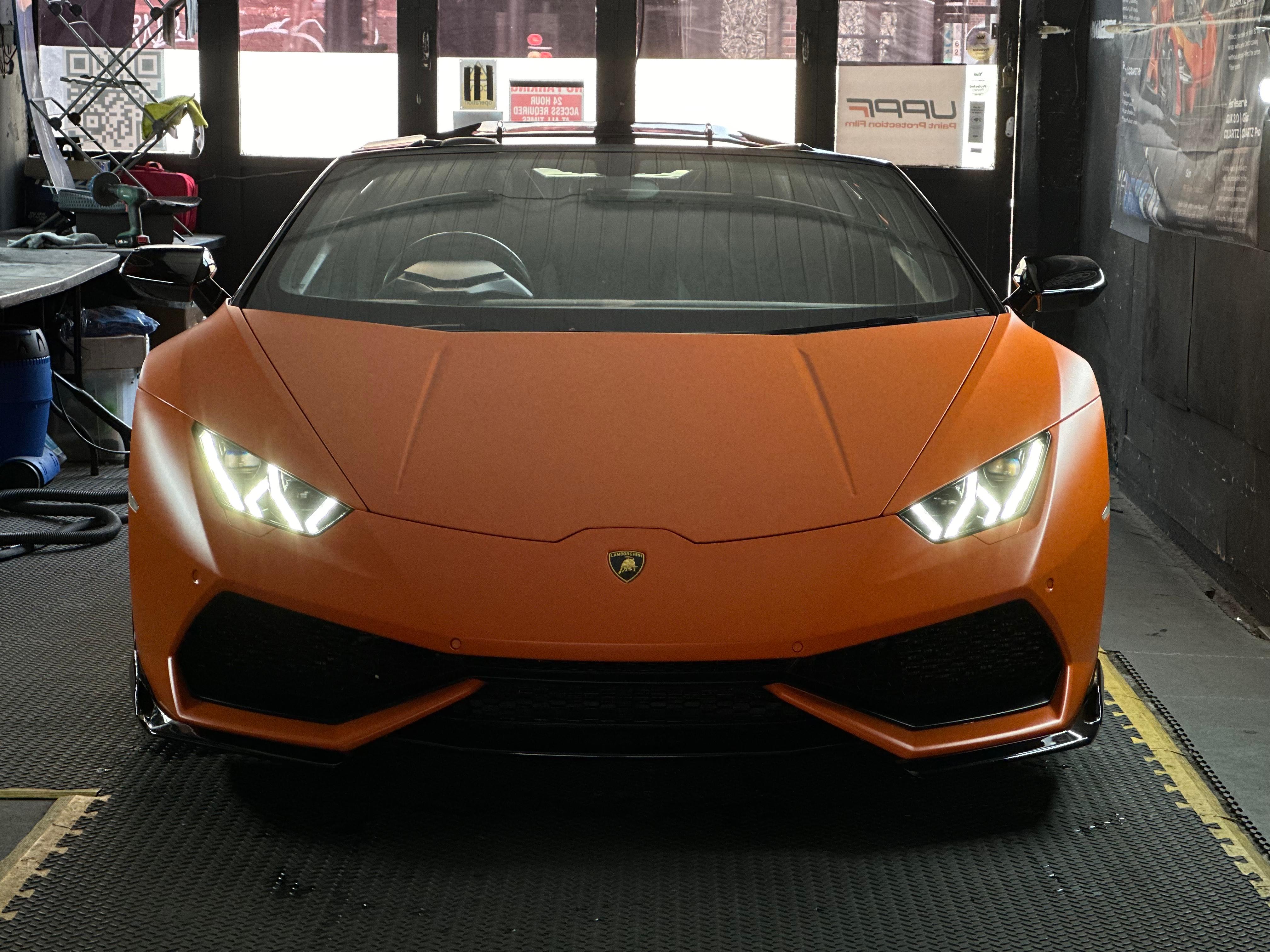 Lamborghini Huracán Orange Detail